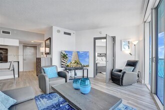 1750 N Bayshore Dr, Unit 3802 in Miami, FL - Building Photo - Building Photo