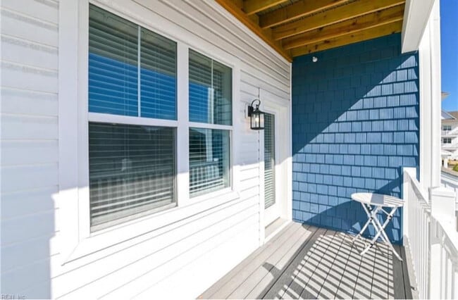 1725 Dromolin Dr in Virginia Beach, VA - Building Photo - Building Photo