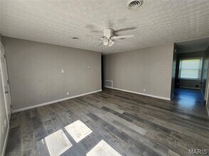 703 St Paul Dr in Sauget, IL - Building Photo - Building Photo