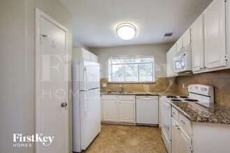 7774 High Village Dr in Houston, TX - Building Photo - Building Photo