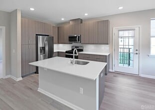 301 Ginger Ln in Old Bridge, NJ - Building Photo - Building Photo