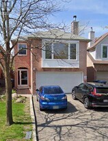 14 Niles Ct in Brampton, ON - Building Photo