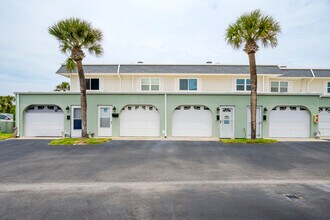 Madeira Villa North in Ormond Beach, FL - Building Photo - Building Photo