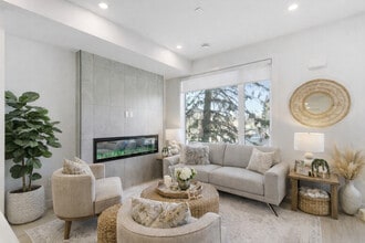 Mount Pleasant Parkside Townhomes in Calgary, AB - Building Photo - Building Photo