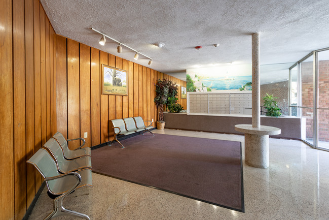 Sheridan Apartments in Hyattsville, MD - Building Photo - Lobby