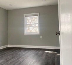 77 Forest Hill Pkwy in Newark, NJ - Foto de edificio - Building Photo