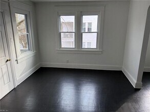 1707 Holladay St in Portsmouth, VA - Foto de edificio - Building Photo