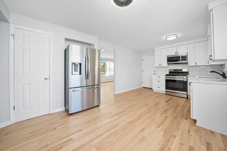 7836 W Addison St in Chicago, IL - Building Photo - Building Photo
