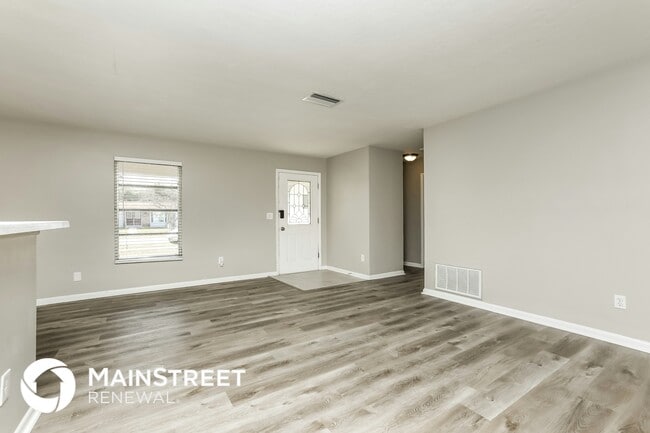 686 Hager St in Deltona, FL - Foto de edificio - Building Photo