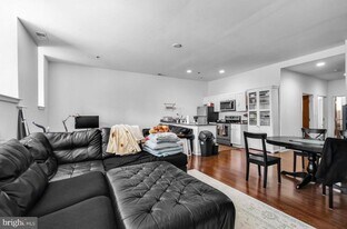 1001-13 Chestnut St in Philadelphia, PA - Building Photo