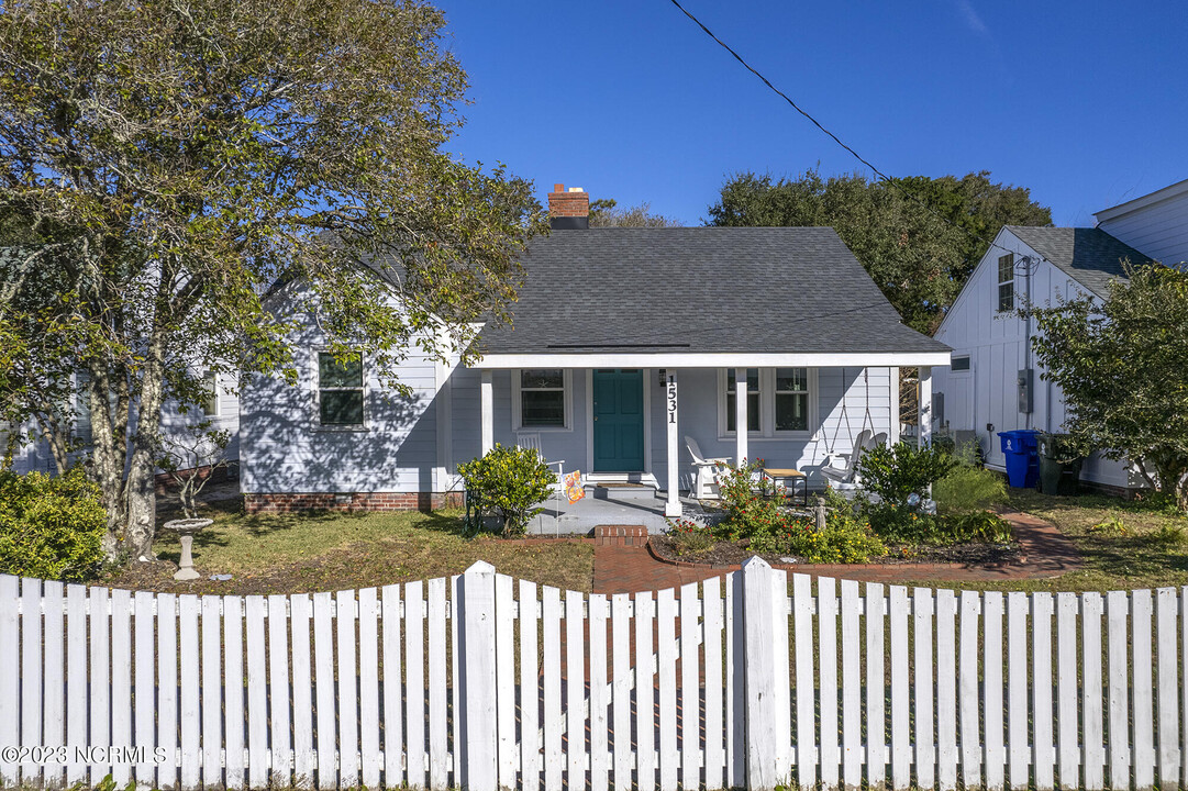 1531 Ann St in Beaufort, NC - Foto de edificio