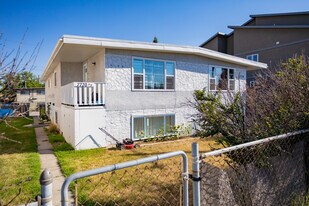 7720 Bowness Rd NW in Calgary, AB - Building Photo