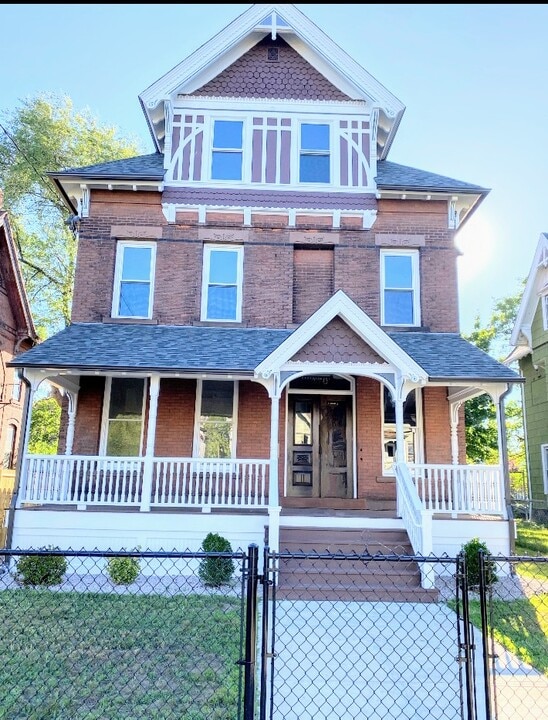 470 Howard Ave, Unit Second Floor in New Haven, CT - Foto de edificio