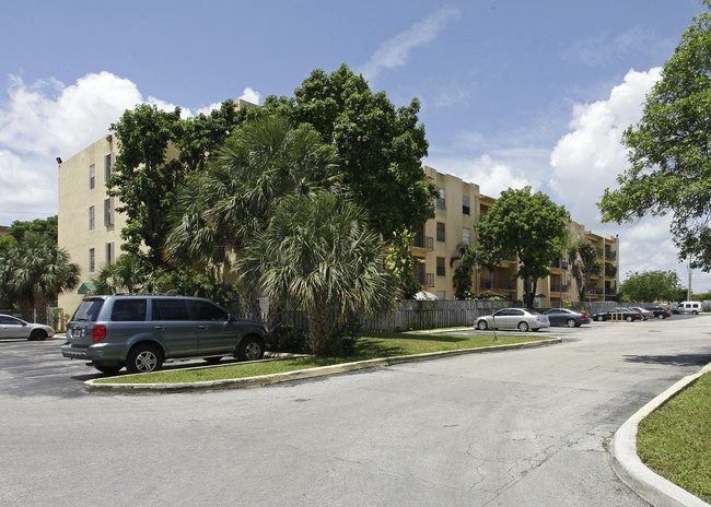 Westland Gardens in Hialeah, FL - Building Photo - Building Photo