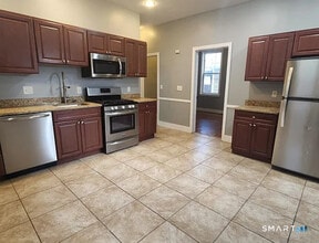 245 Ferry St in New Haven, CT - Building Photo - Building Photo