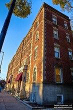 1637 Massachusetts Ave, Unit 2 in Cambridge, MA - Building Photo - Building Photo
