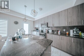 212 Ronald Guscott St in Oshawa, ON - Building Photo - Building Photo