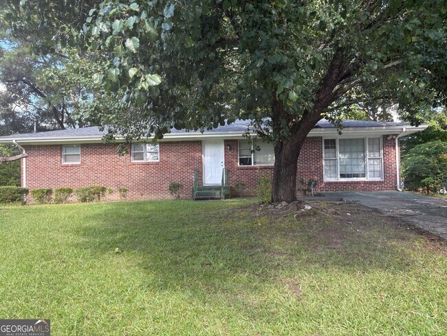 6826 Mayo Dr in Riverdale, GA - Foto de edificio - Building Photo
