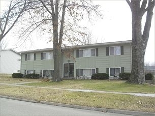 1325 Meadowview Dr in Marion, IA - Building Photo