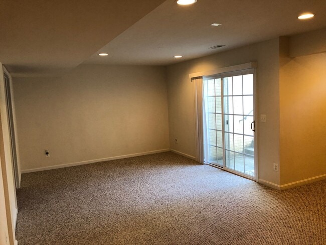 10623 Red Wine Ct in Manassas, VA - Building Photo - Building Photo