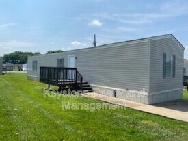 721 Trevor Ln in Oak Grove, KY - Building Photo