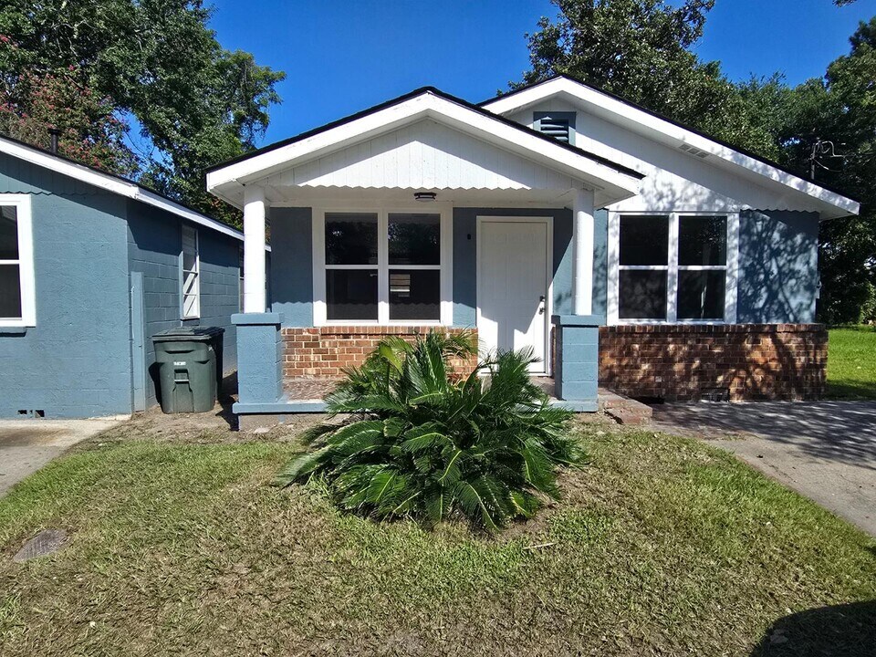 129 McIntyre St in Savannah, GA - Building Photo