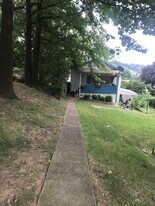 3915 McWhinney St in Munhall, PA - Building Photo