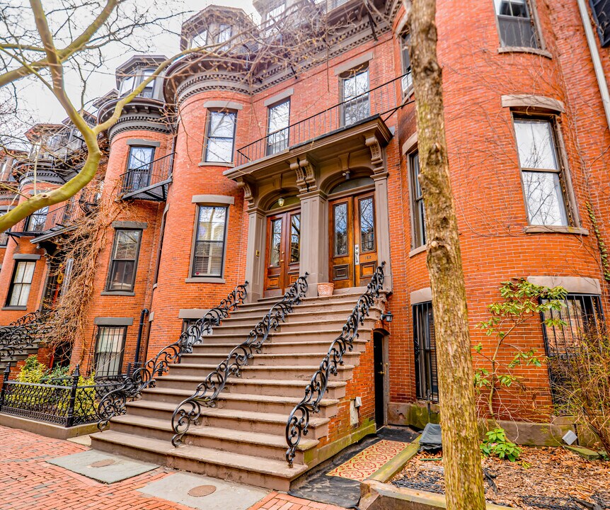 182 W Brookline St in Boston, MA - Building Photo