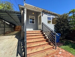 1559 W Court St in Los Angeles, CA - Building Photo - Building Photo