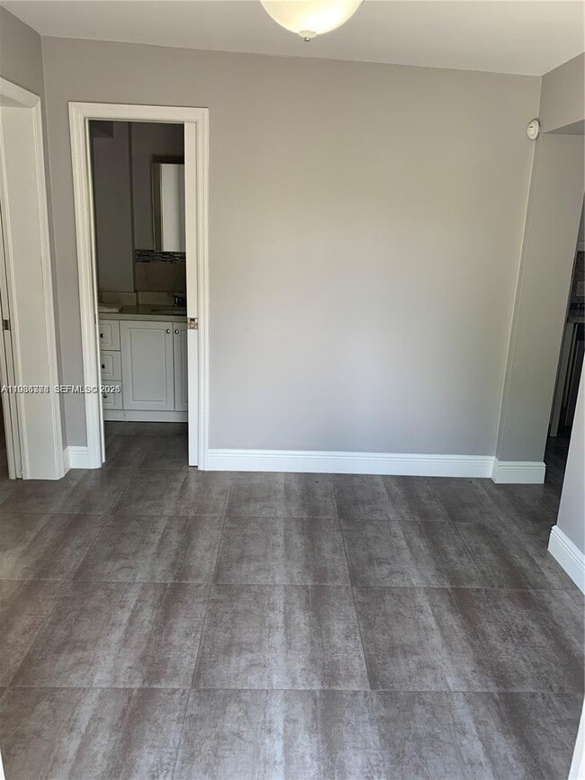 40 Olive Dr in Hialeah, FL - Building Photo - Building Photo