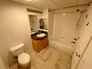 1080 Park Blvd, Unit 603 in San Diego, CA - Foto de edificio - Building Photo