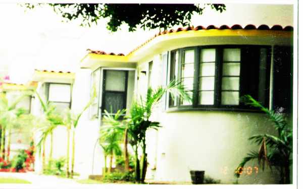 1130 Chelsea Ave in Santa Monica, CA - Building Photo - Building Photo