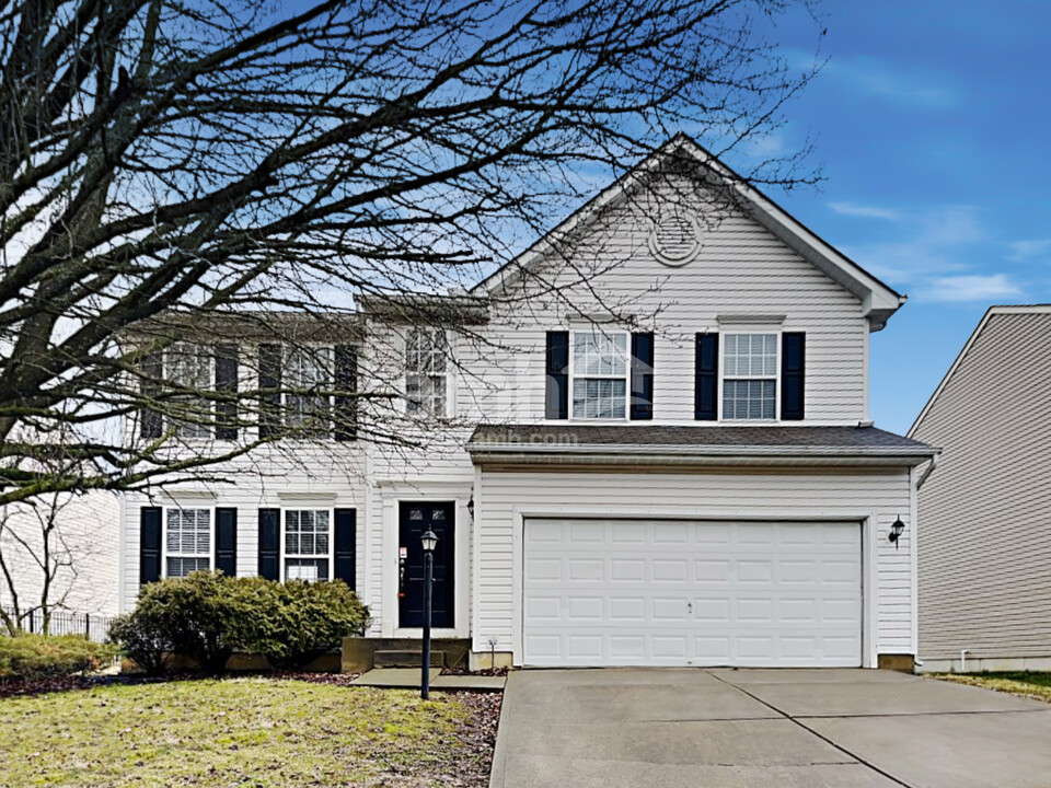 268 Indian Lake Dr in Maineville, OH - Building Photo