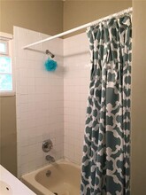 27 Lakeview Dr NE in Atlanta, GA - Building Photo - Building Photo