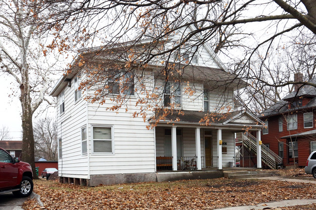 2906 Cottage Grove Ave in Des Moines, IA - Foto de edificio - Building Photo