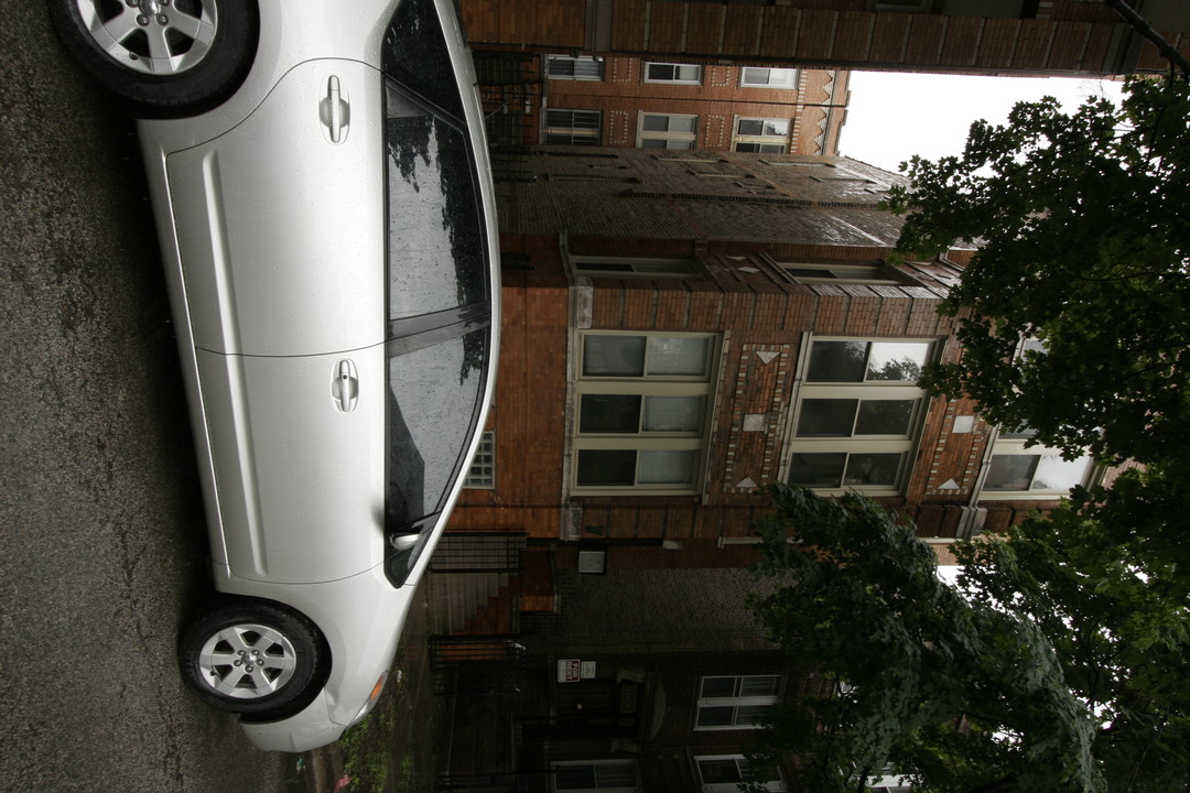 2319 W Haddon Ave in Chicago, IL - Foto de edificio