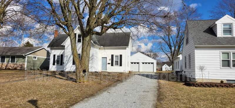 124 S Frankfort St in Minster, OH - Building Photo