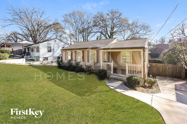 942 Astor Ave SW in Atlanta, GA - Foto de edificio - Building Photo