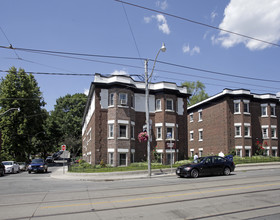 Willow Court in Toronto, ON - Building Photo - Building Photo