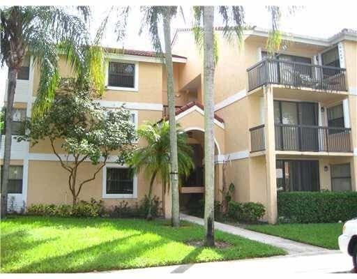 5661 Riverside Dr in Coral Springs, FL - Building Photo