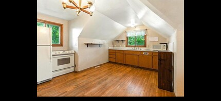 3116 Pocahontas Rd-Unit -3116 Pocahontas B-Upstairs in Cedar Falls, IA - Building Photo - Building Photo