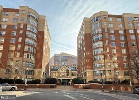 3830 9th St N, Unit 709W in Arlington, VA - Building Photo