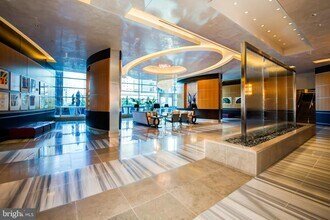 1881 N Nash St in Arlington, VA - Building Photo - Building Photo