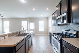 25322 Saddlebrook Ranch Dr in Tomball, TX - Building Photo - Building Photo