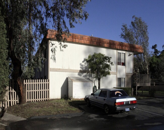 355 Idaho Ave in Escondido, CA - Building Photo - Building Photo