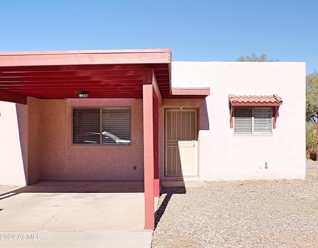 property at 4251 Plaza Oro Loma