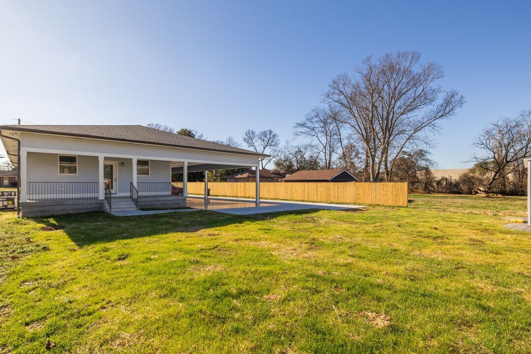 2104 Jade Dr in Nashville, TN - Building Photo