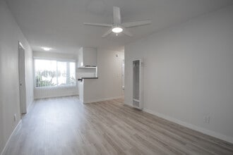 2828 3rd St in Santa Monica, CA - Foto de edificio - Building Photo