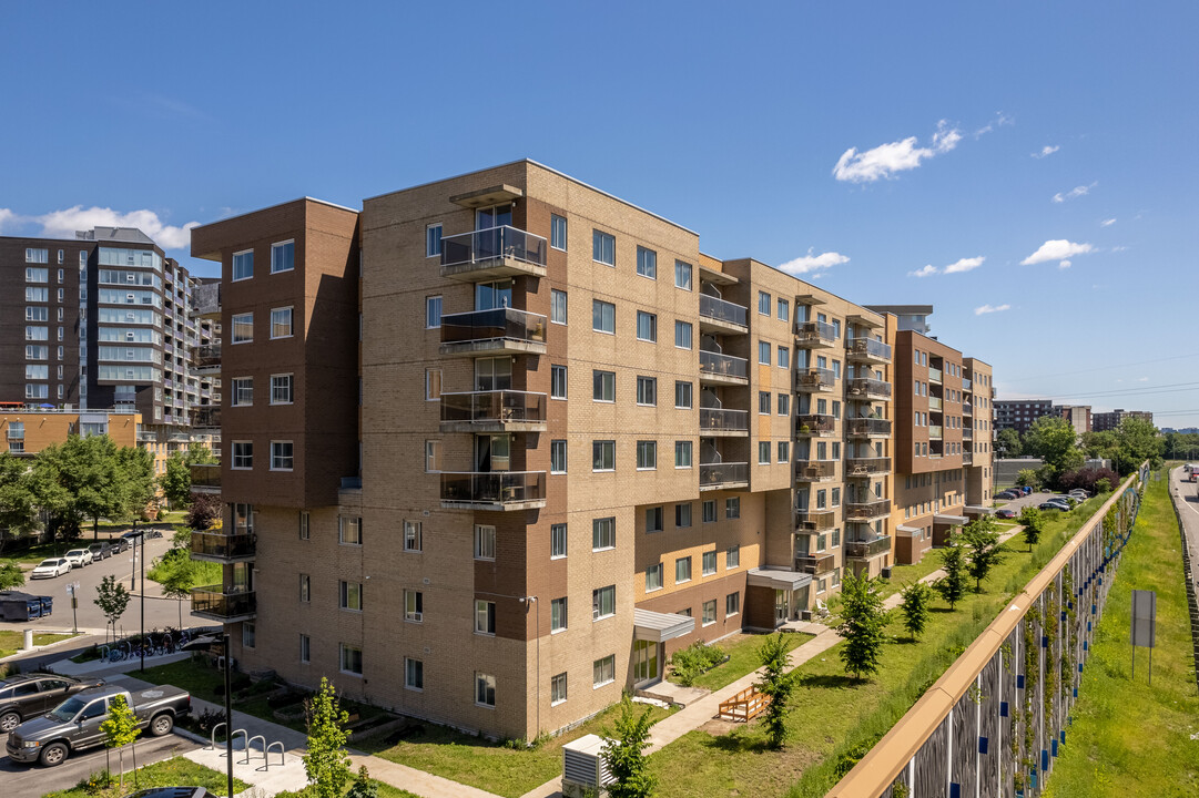 10590 L'Acadie Boul in Montréal, QC - Building Photo