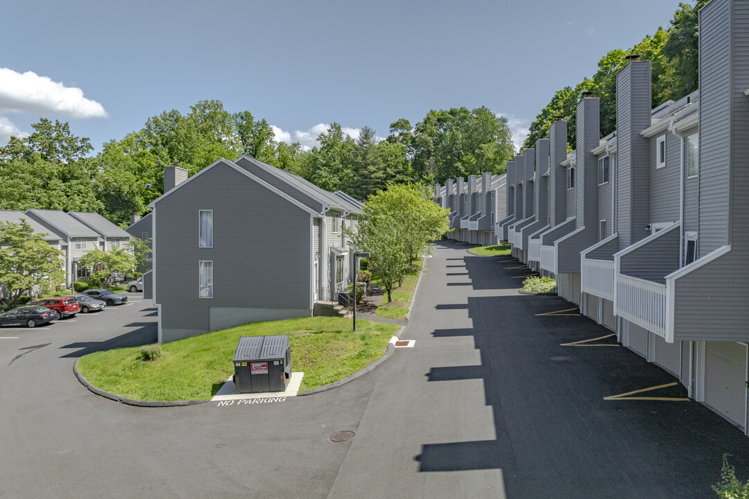 Covered Bridge Condominiums in Danbury, CT - Building Photo